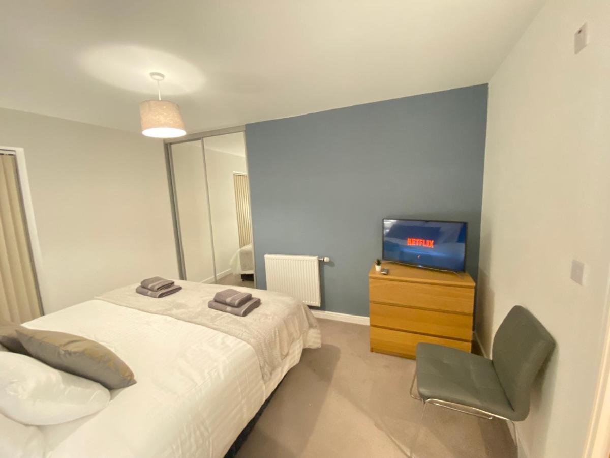 3 Bedrooms Double Or Single Beds, 2 Parking Spaces! Wifi & Smart Tv'S, Balcony Portsmouth Buitenkant foto